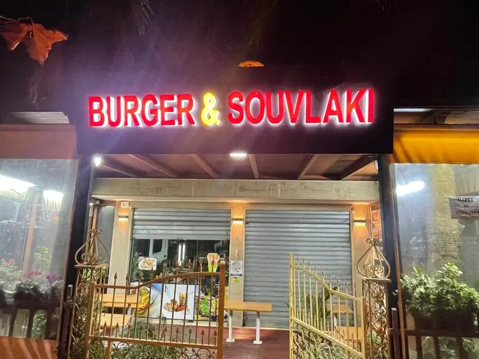 BURGER & SOUVLAKI — projekt reklamues i realizuar nga Agolli Reklama