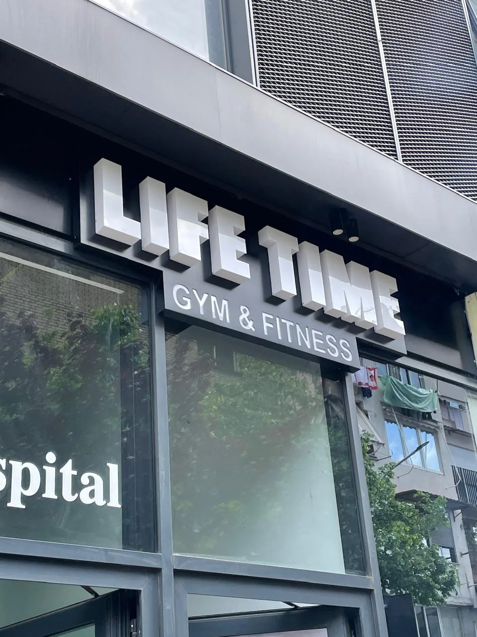 LIFE TIME – Tabela, punim nga Agolli Reklama