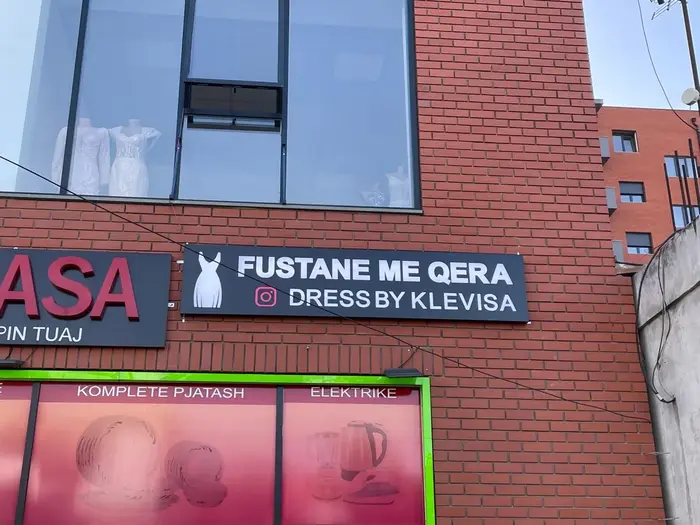 Tabela me Alukobond nga Agolli Reklama
